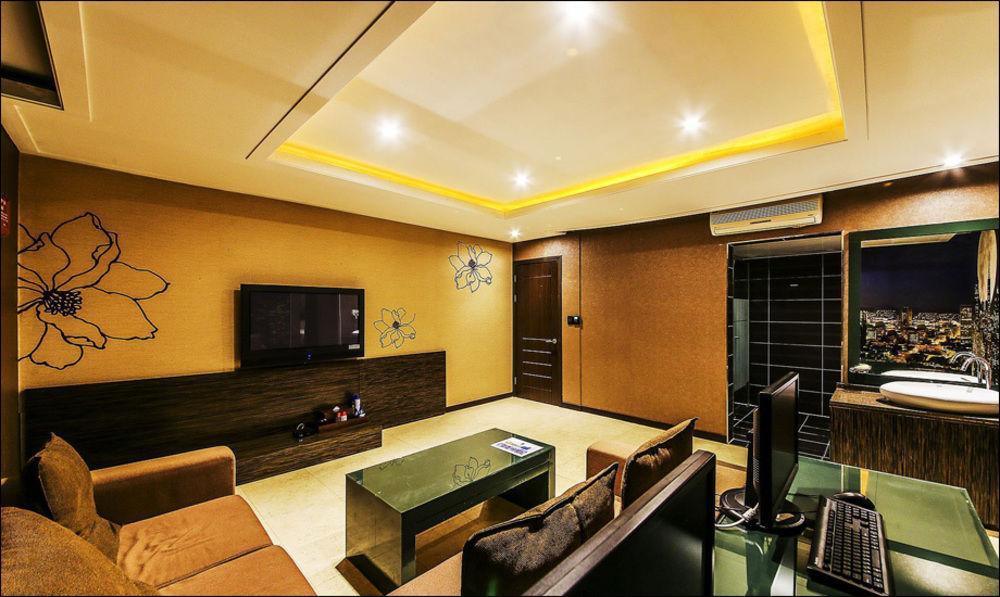 Nice Hotel Uijeongbu Buitenkant foto
