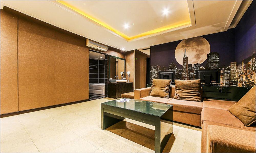 Nice Hotel Uijeongbu Buitenkant foto